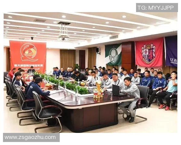 上海足球队耐力分析与训练策略探讨助力球队提升竞技水平 上海足球队耐力分析与训练策略探讨助力球队提升竞技水平